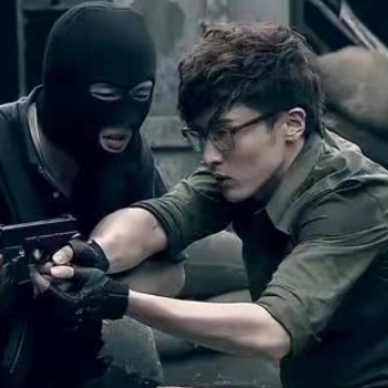 小镇随风自由人