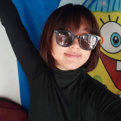 爱飞的美丽果果